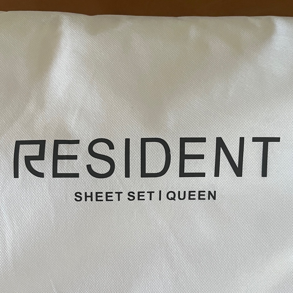 DreamCloud Queen Sheet Set & Mattress Protector